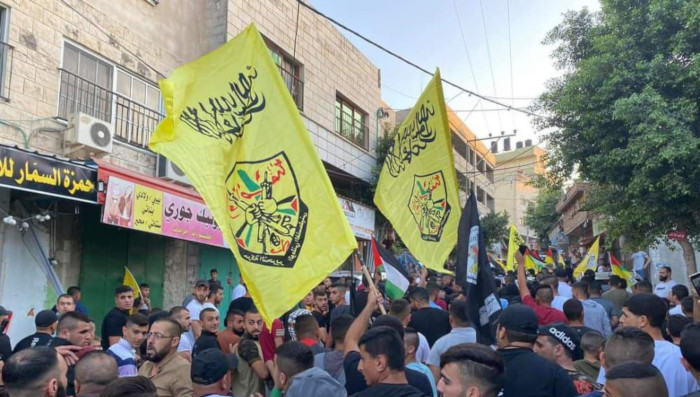 Decenas de palestinos se manifiestan contra Israel en funeral del niño que murió tras ser herido hace unos días por las tropas de ocupación en Jenín.