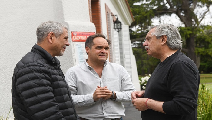 Fernández valoró positivamente el trabajo realizado por el ministro saliente Jorge Ferraresi (a la izquierda, en la foto).