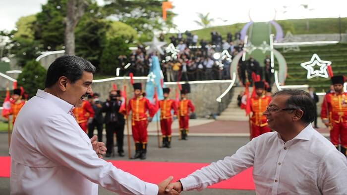 Esta reunión se produce luego de años de enfriamiento de las relaciones entre ambas naciones, luego que la pasada administración colombiana se distanció del Gobierno de Caracas