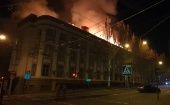 El alcalde de Donetsk detalló que tres proyectiles HIMARS cayeron sobre el edificio de la administración ferroviaria.