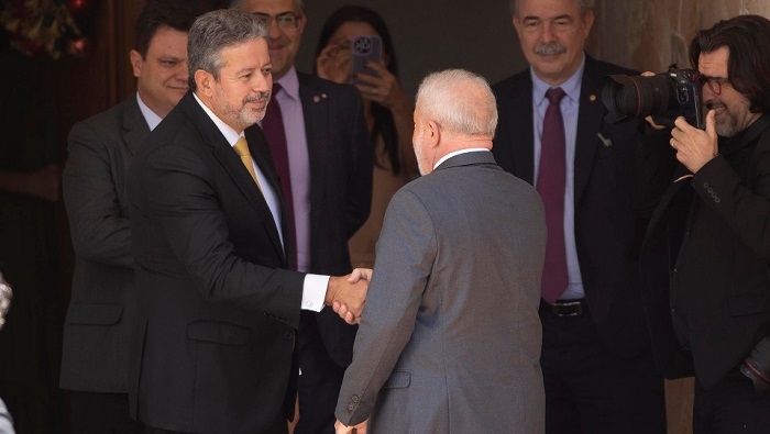 el presidente de la Cámara de Diputados, Arthur Lira, mostró a Lula su disposición a ayudar en cuanto a gobernabilidad durante su administración.