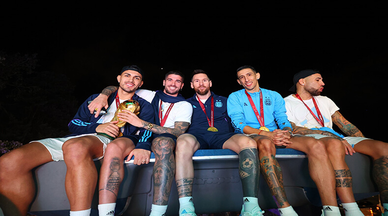 Así llegaron los campeones del Mundial de Qatar 2022 a Argentina