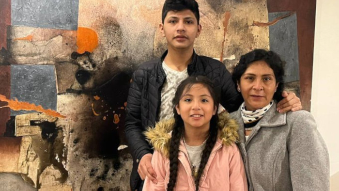 El canciller Marcelo Ebrard compartió en sus redes sociales una fotografía de los familiares, al tiempo que confirmó su llegada y reconoció las gestiones del embajador.