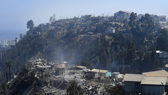 El Gobierno chileno estima que alrededor de 300 casas en Viña del Mar fueron destruidas por el incendio.