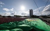 Supporters attend the inauguration of the president-elect, Luiz Inácio Lula da Silva, today, in Brasilia