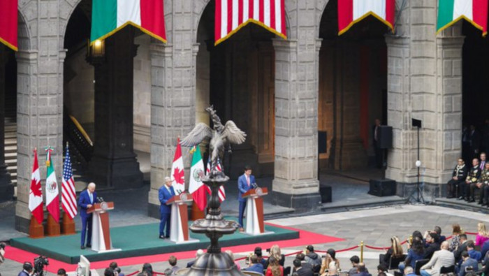 El presidente mexicano Andrés Manuel López Obrador encabezó la rueda de prensa con el mandatario estadounidense Joe Biden y el primer ministro de Canadá, Justin Trodeau.