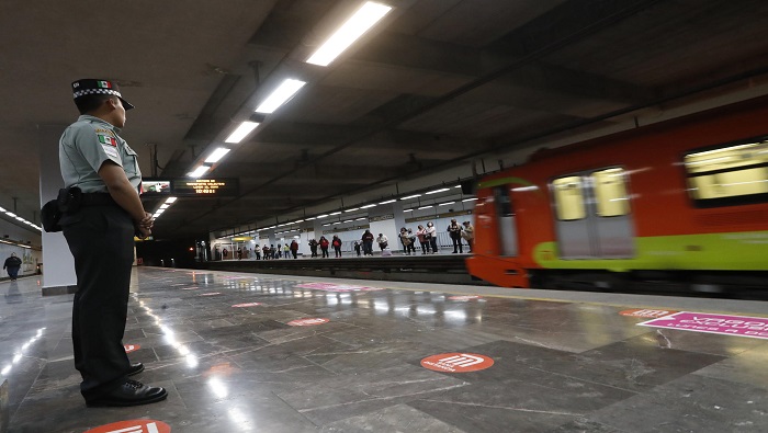 El pasado 4 de mayo de 2021, un tren con pasajeros del STC Metro de la Ciudad de México se desplomó y 26 personas murieron.
