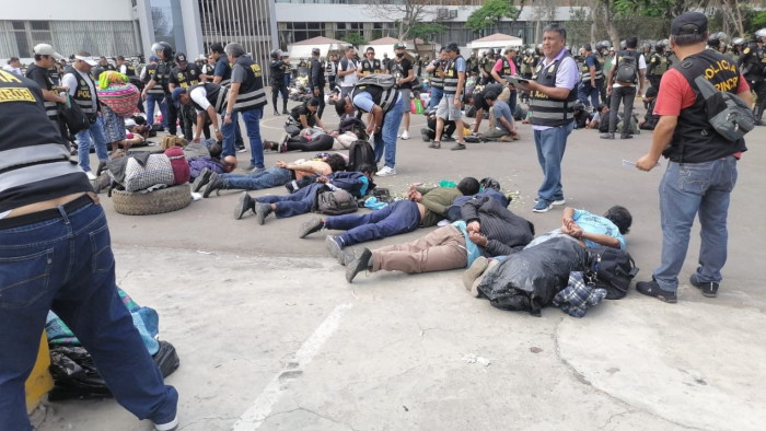 La denuncia es por el operativo policial contra la Universidad Nacional Mayor de San Marcos en Lima, donde entraron con tanquetas y lanzaron gases lacrimógenos.
