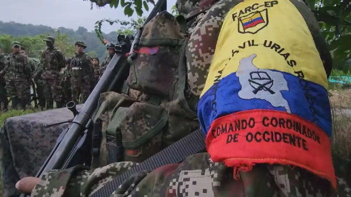 Firmaron el acuerdo el alto comisionado para la Paz, Danilo Rueda, y el representante de las FARC-EP, Andrey Avendaño.