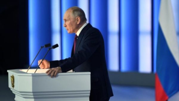 "Rusia contestará a cualquier desafío porque somos el mismo país, un gran pueblo, seguro de nuestras fuerzas, porque la verdad está de nuestra parte", indicó Putin.