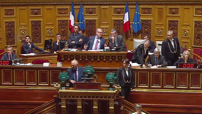 201 senadores se pronunciaron a favor del proyecto de ley que aumenta en dos años la edad a la que los franceses se podrán jubilar.