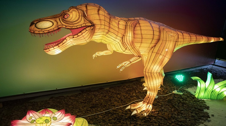 El espectáculo se presenta junto con la exposición Dinosaur World, que comenzó en el pasado mes de noviembre y finalizará el próximo 14 de mayo.