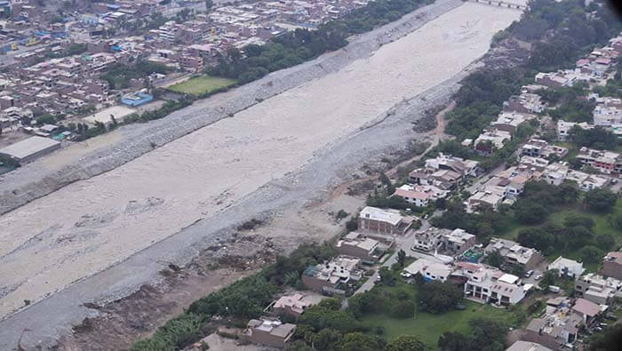 La presidenta peruana, confirmó que 400 distritos se han declarado en emergencia por el impacto del ciclón Yaku.