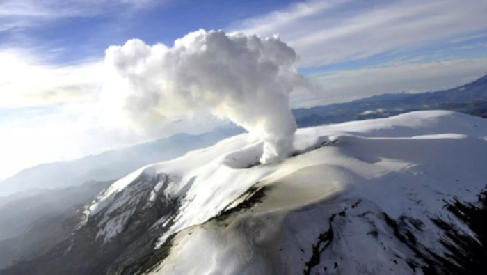 El Gobierno de Colombia enfrenta dificultades para evacuar a la población en riesgo por la posible erupción del volcán Nevado del Ruíz, ubicado entre Tolima y Caldas