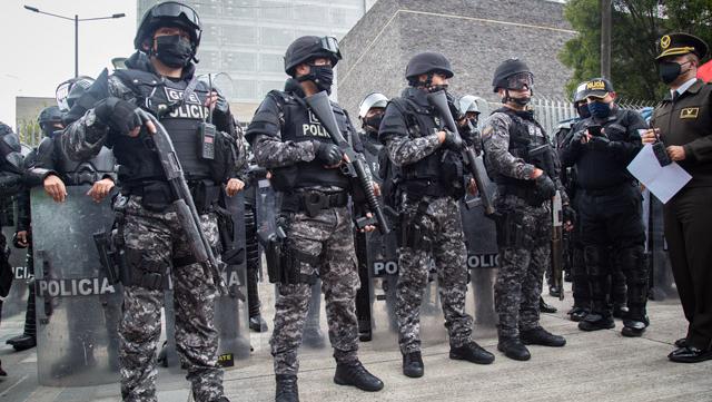 La semana pasada, el presidente Guillermo Lasso autorizó la el porte de armas a cualquier ciudadano, en medio de la crisis de seguridad que vive el país.