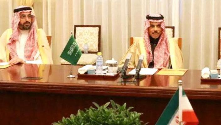 Para sellar su reconciliación, el presidente iraní Ebrahim Raidi tiene previsto visitar Arabia Saudita tras el final del ramadán, el mes de ayuno musulmán.