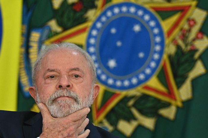 Lula también dijo que creía que la garantía de la paz en las escuelas no se haría solo con medidas de seguridad pública.