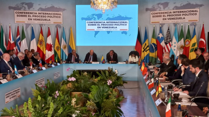 Presidente de Petro dio la bienvenida a los participantes en la conferencia sobre Venezuela.