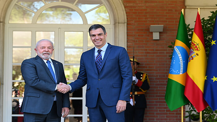 Lula da Silva se reunió con el líder español en la sede del Gobierno español donde conversó con varios funcionarios del país europeo.