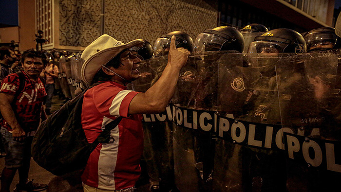 La represión policial en Perú dejó casi 50  muertos.
