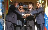 From L to R: presidents Nestor Kirchner (Argentina), Evo Morales (Bolivia), Lula da Silva (Brazil) & Hugo Chavez (Venezuela).. 