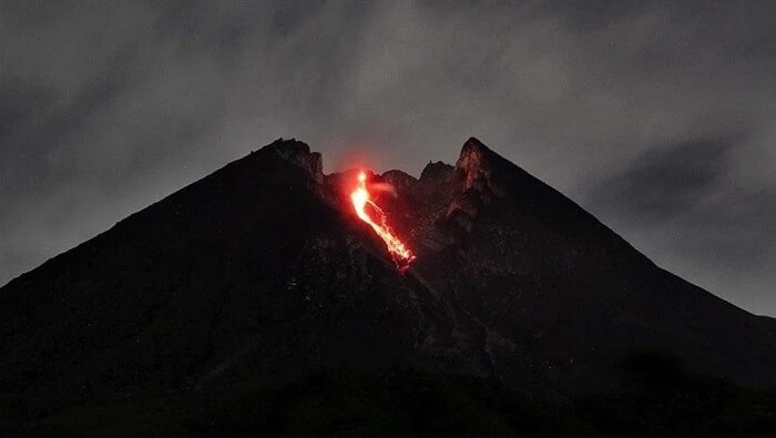 El volcán Merapi en estos momentos se encuentra en el segundo nivel de alerta más alto desde 2020.