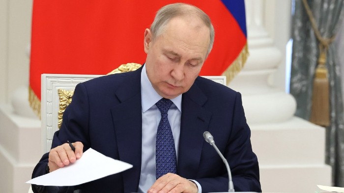 La firma por Putin de la retirada del acuerdo se basa en que, según Moscú, afecta los intereses rusos de seguridad.