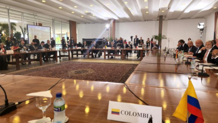 El líder colombiano, que fue el último de los 11 mandatarios en llegar al Palacio Itamaraty, sede de la Cancillería brasileña, afirmó que 