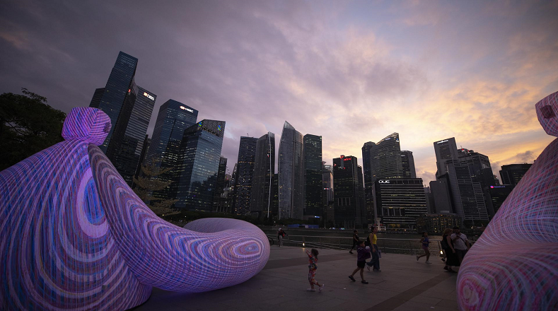 Desde el 1 de junio se celebra el festival anual de luces i Light Singapore 2023, considerado una muestra significativa de arte ligero sostenible, líder en el continente asiático. 
