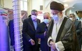 El lder supremo de la Revolución Islámica,  Ayatolá  Ali Jamenei, visitó una exposición que muestra los últimos logros de Irán en la industria nuclear.