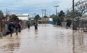 De acuerdo a las autoridades chilenas, las lluvias e inundaciones han dejado al menos 419 damnificados, 1.002 albergados y 2.759 personas aisladas.