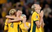 Australian players celebrate their team