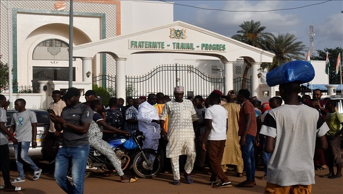Tras el golpe de Estado, pequeños grupos de manifestantes demandaron en Niamey la liberación del presidente Mohamed Bazoum.