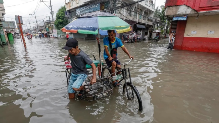 El tifón, que dejó alrededor de 30 fallecidos en Filipinas, provocó severas inundaciones en las zonas costeras.