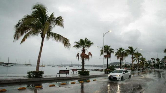 El huracàn Jova està provocando fuertes lluvias, intensas rachas de viento y oleaje elevado en Jalisco, Colima y Michoacán.