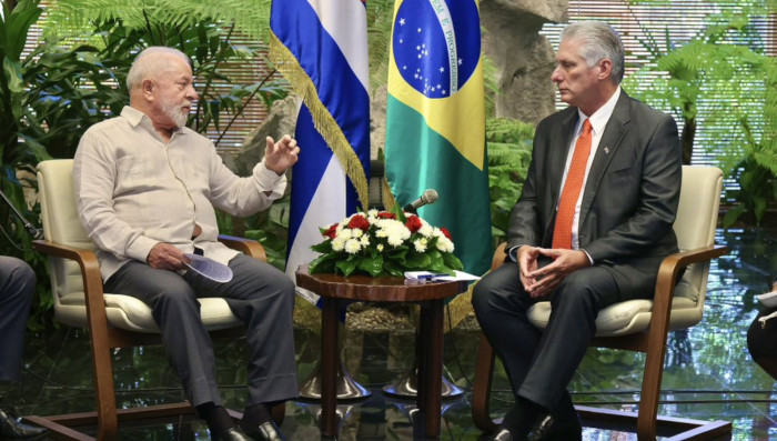 El presidente Miguel Díaz-Canel se reunió con su par brasileño y suscribieron tres instrumentos bilaterales en las esferas de ciencia, tecnología e innovación, salud y agricultura.