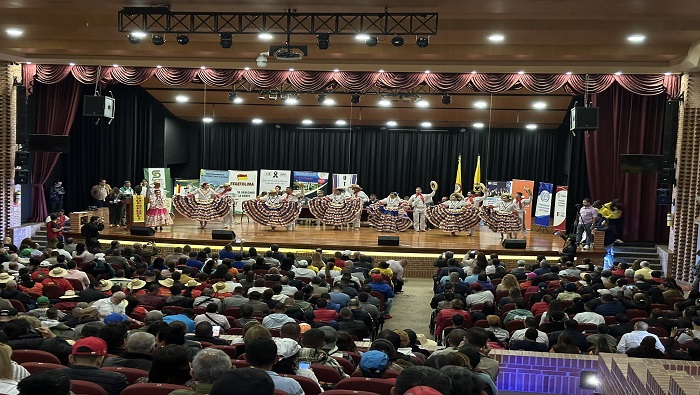 Al congreso nacional de la CGT asisten más de mil delegados de diversos sindicatos y representantes de comunidades indígenas, afrodescendientes y campesinas afiliadas a la Central.