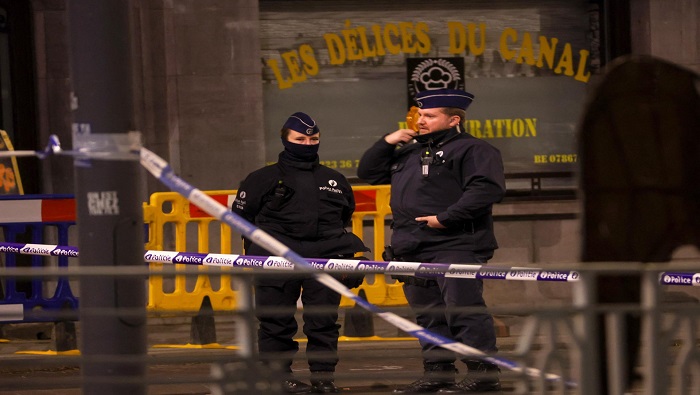 El atentado aconteció en el Bulevar d'Ypres del centro de Bruselas y lo llevó a cabo un hombre vestido con una chaqueta naranja fosforescente quien huyó en motocicleta