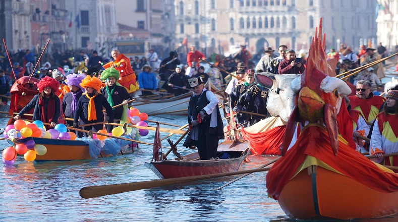 El tradicional Carnaval de Venecia inició sus actividades previas el sábado 27 de enero, aunque los organizadores del evento decidieron que fuera una jornada tranquila debido a la coincidencia con el Día del Recuerdo del Holocausto.