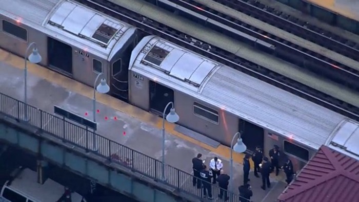 La Autoridad Metropolitana del Transporte de la ciudad de Nueva York notificó que los trenes de la línea 4 han sido desviados y circulan por una vía rápida alternativa.