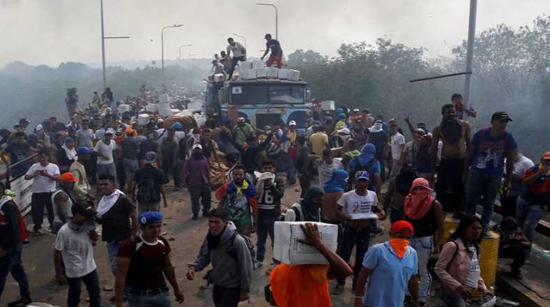 En la frontera colombo-venezolana, desestabilizadores intentaron pasar a Venezuela con una supuesta ayuda humanitaria de la Agencia de los Estados Unidos para el Desarrollo Internacional (USAID).