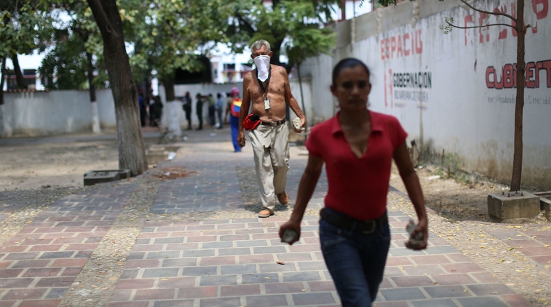 La Fuerza Armada Nacional Bolivariana (FANB), revolucionarios del Partido Socialista Unido de Venezuela (PSUV) y el pueblo tachirense evitaron la entrada de los grupos violentos.