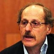 Claudio Katz es economista, del Consejo Nacional de Investigaciones Científicas y Técnicas (Conicet), profesor de la Universidad de Buenos Aires, miembro de Economistas de Izquierda y activista de derechos humanos. 