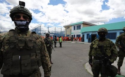 En Ecuador está vigente un estado de excepción que autoriza a las Fuerzas Armadas a movilizarse en las calles e ingresar a las cárceles para asumir el control.