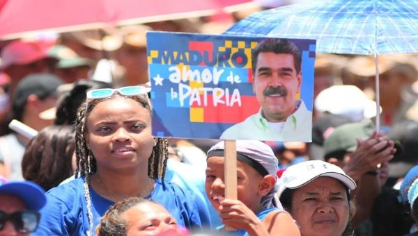 El pueblo chavista desbordó las calles de Caracas en la gran marcha de la Victoria Popular de la Revolución de abril y ratificó su apoyo al presidente Nicolás Maduro.
