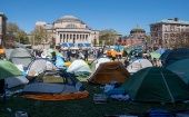 Las protestas comenzaron la semana pasada en el campus de la Universidad de Columbia, una de las facultades más prestigiosas en Estados Unidos, donde los estudiantes instalaron un campamento a favor de Palestina. 