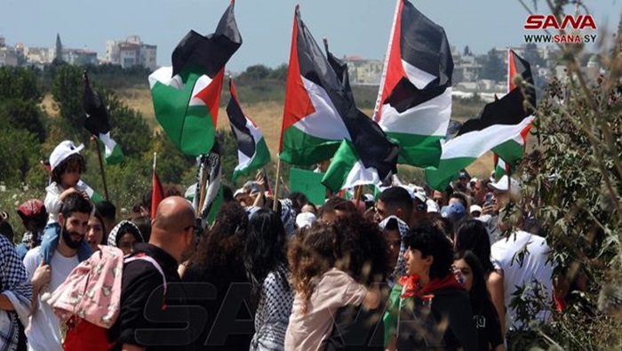 Con el lema “Aquí Nos Quedamos”, miles de palestinos marcharon en los territorios ocupados en 1948.