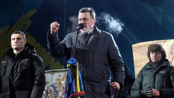 El líder opositor Vitali Klischkó, recomendó al Ejecutivo evaluar la propuesta o acelerar las elecciones presidenciales y parlamentarias (Foto:BBC.es)