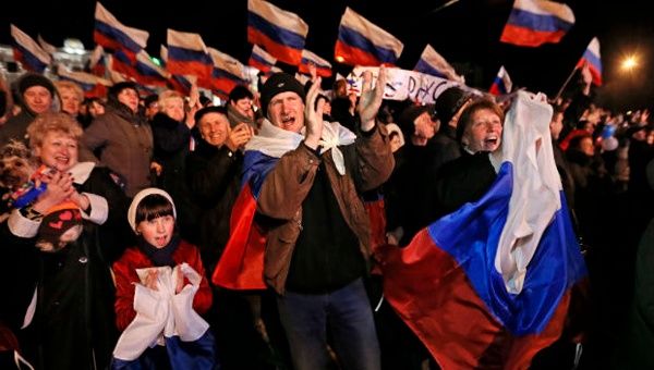Este domingo más del 93 por ciento de los participantes en el referéndum de Crimea votó a favor de la adhesión a Rusia. (Foto: La Tercera)