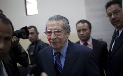 Efraín Ríos Montt es acusado por el genocidio de mil 771 indígenas ixiles.